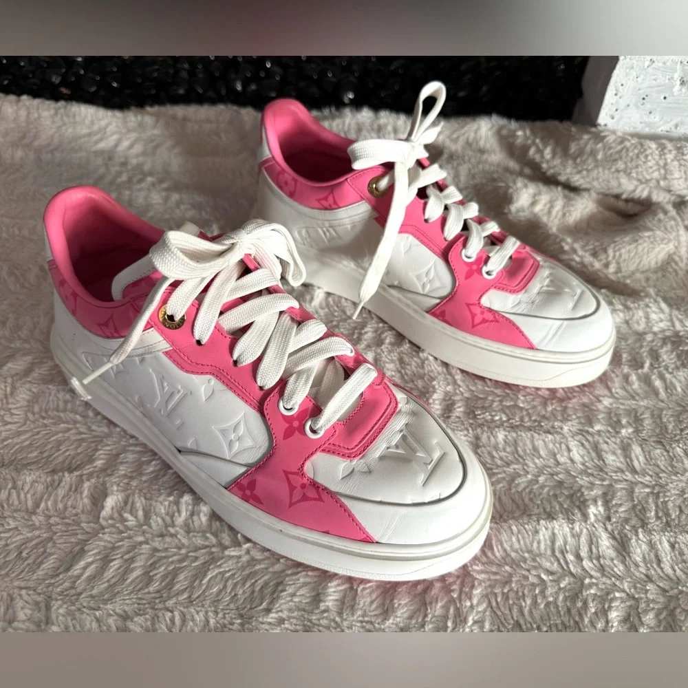 Louis Vuitton Leather Time Out Sneakers